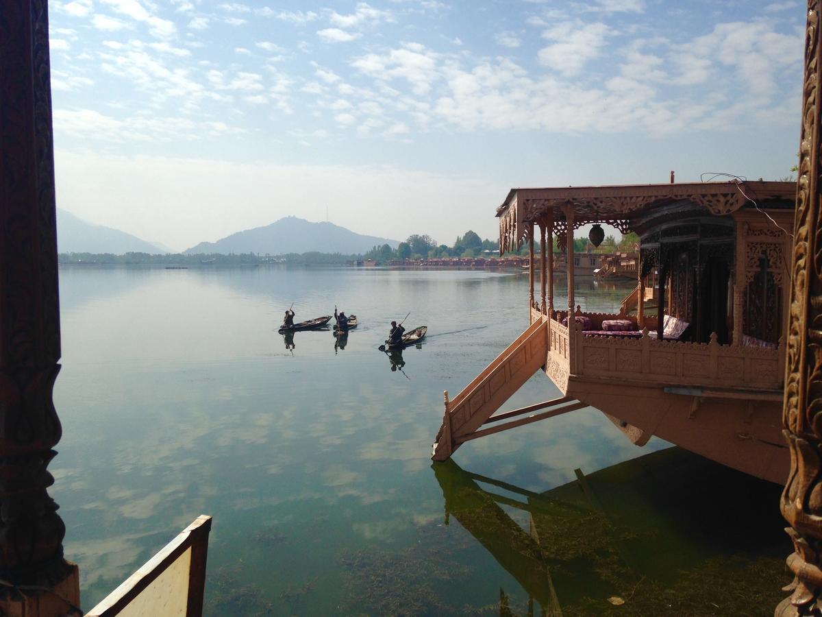 Wangnoo Heritage Houseboats Hotel Srīnagar Exterior foto